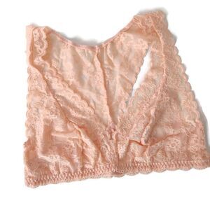Victoria's Secret Lace Pale Coral Bralette NWT